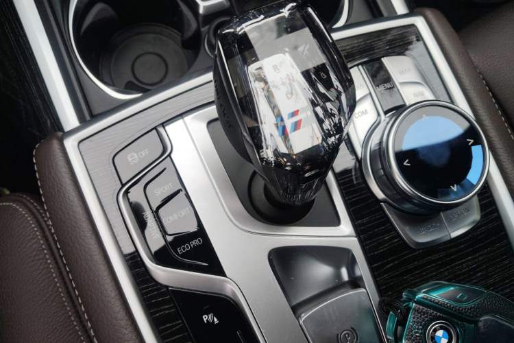 Used BMW 7 Series 2018 730Li Leading Model M Sport Package Gear Lever