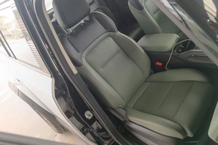 Used iCAR 03 2024 501km Two-Wheel Drive Long-Range Version Right Front Seat