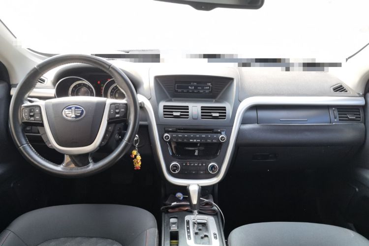 Used Bestune X80 2013 2.0L automatic comfort version
