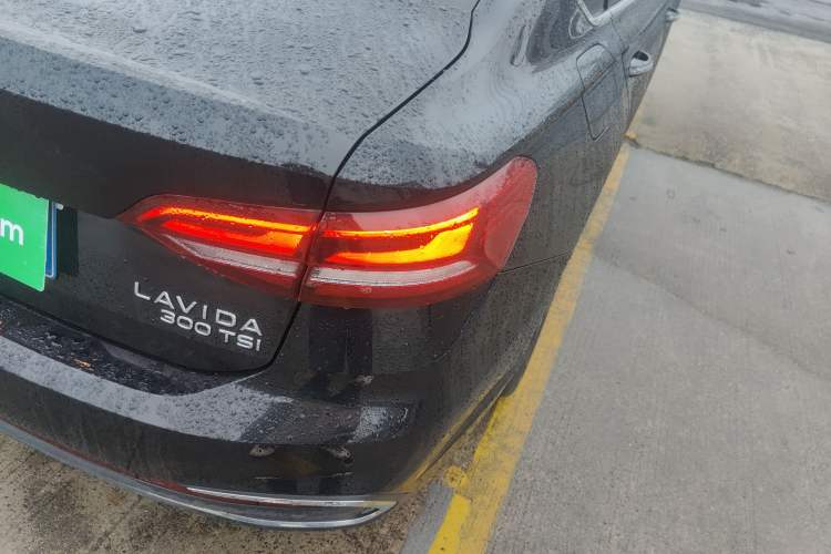 Used Volkswagen Lavida 2023 300TSI DSG Full-Comfort Edition
