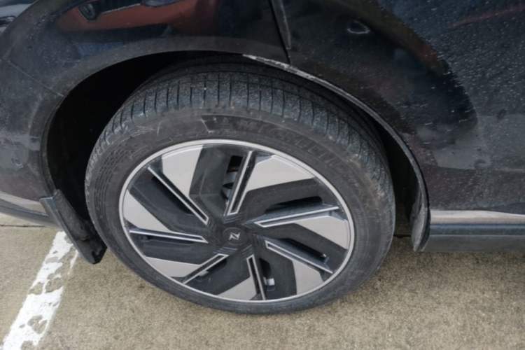 Used Dongfeng eπ eπ008 2025 210 Ultra Range-Extended Version 5 Seats Exterior 3