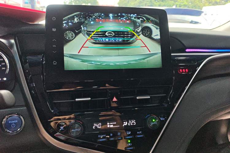 Used Toyota Camry 2023 Dual-Motor 2.5HG Luxury Edition Audio And AC Panel