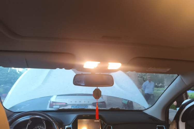 Used Huatai Santa Fe 2017 1.5T Gasoline Automatic Two-Wheel Drive Smart Enjoyment i3 Model
