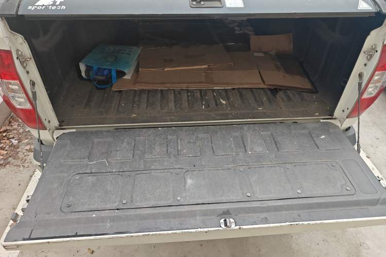 Used SAIC MAXUS T70 2020 2.0T Diesel Automatic 2WD Comfort Edition Standard Cab High Ground Clearance