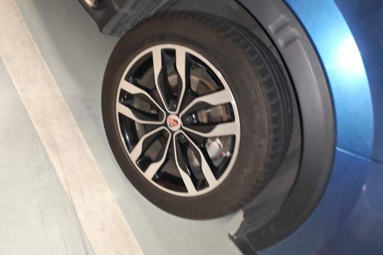 Used Roewe RX5 2016 20T Two-Wheel Drive Automatic Internet Smart Edition
