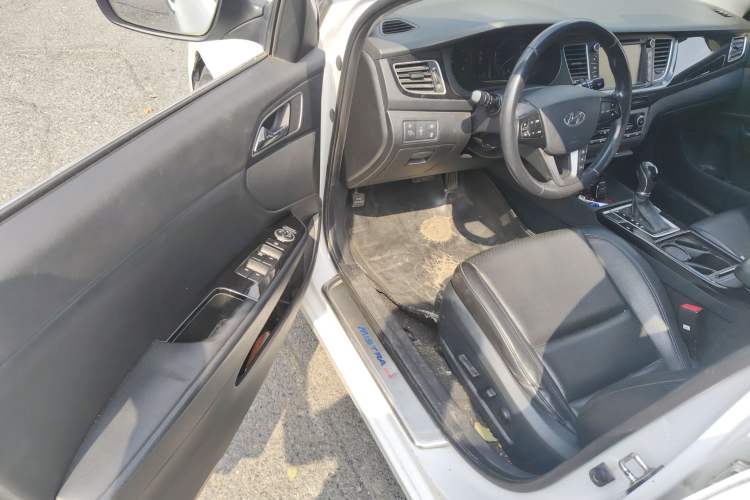 Used Hyundai Mistra 2014 1.8L Automatic Deluxe DLX Model
