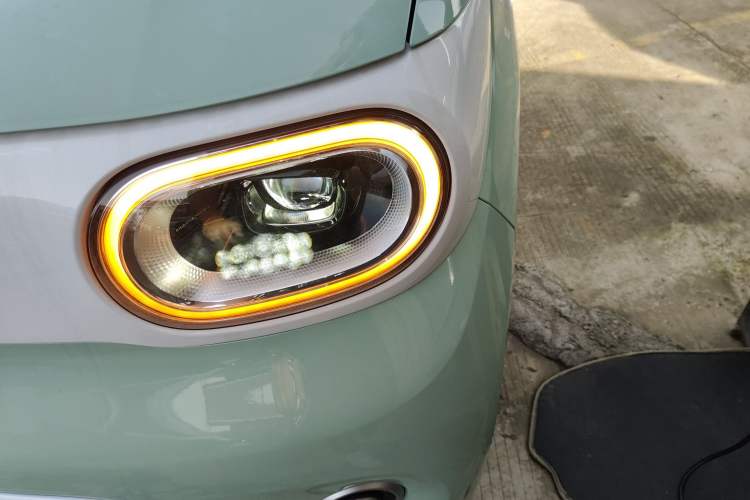 Used Wuling Hongguang MINIEV 2024 3rd Generation 215km Youth Edition Left Front Headlight