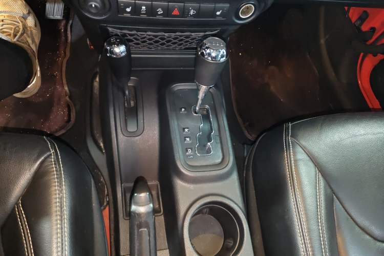 Used Jeep Wrangler 2015 3.0L Sahara Four-Door Edition