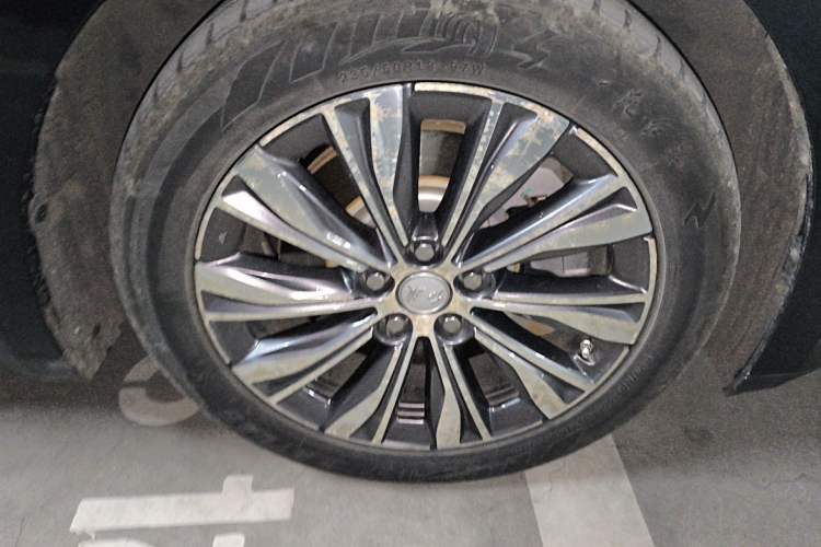 Used Hongqi E-QM5 2022 431 km Charge & Enjoy Edition
