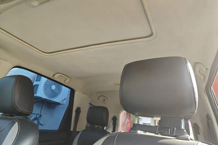 Used HYOSOW H3 2015 1.5L manual luxury version Headliner