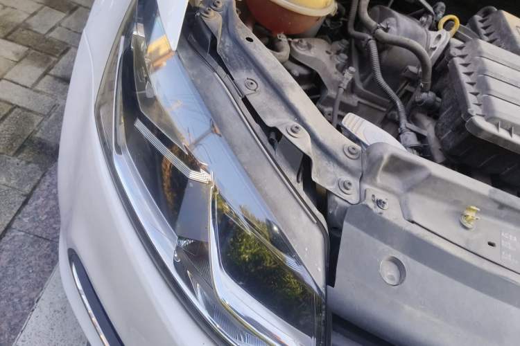 Used Volkswagen Polo 2016 1.6L Automatic Comfort Model
