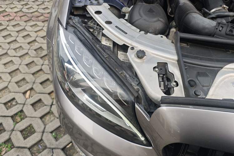 Used Mercedes-Benz C-Class 2018 C 200 L Sport Edition Right Front Headlight