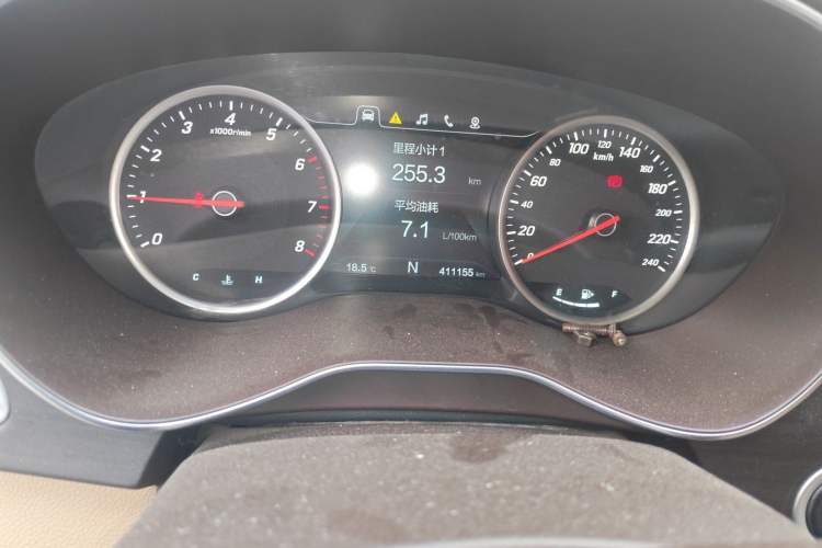 Used Baojun 730 2017 1.8L iAMT Prestige Version 7 Seats Odometer Close Up