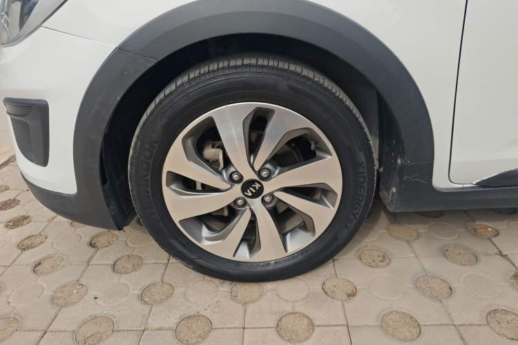 Used Kia KX Cross 2017 1.4L AT GLS
