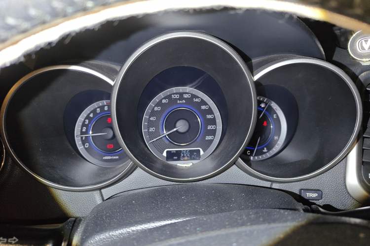 Used CHANGAN Eado 2015 1.6L Manual Luxury Model China IV Standard