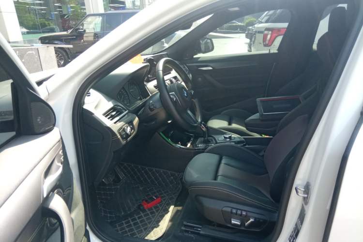 Used BMW X2 2023 xDrive 25i Shining Edition
