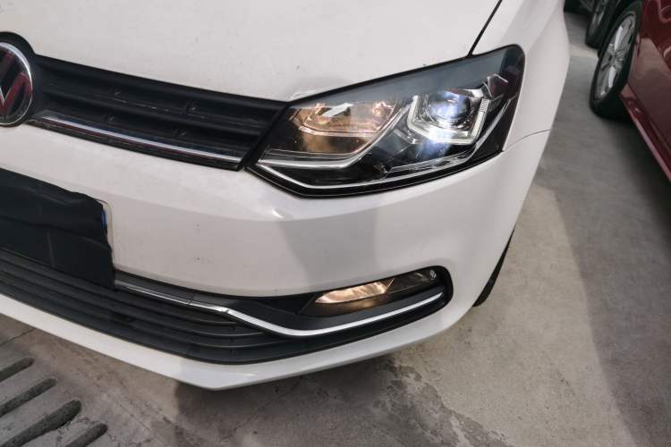 Used Volkswagen Polo 2014 1.6L Manual Comfort Edition
