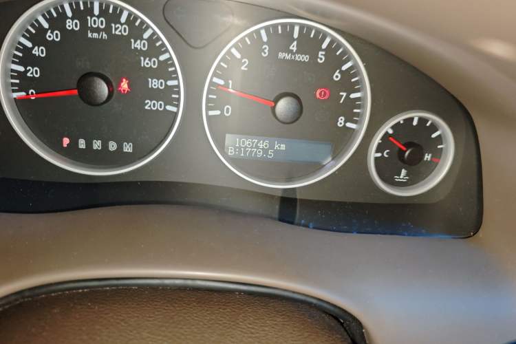 Used Buick GL8 2014 2.4L Classic Edition Odometer Close Up