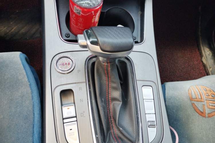 Used CHANGAN OSHAN X7 2020 1.5T Automatic Prestige Edition Gear Lever