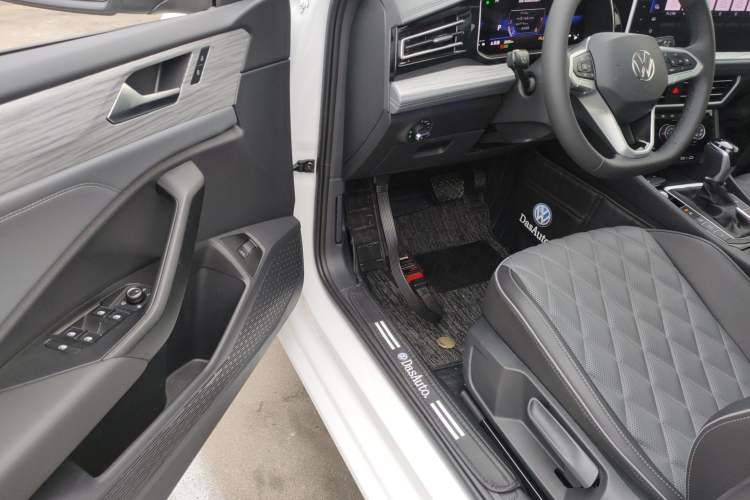 Used Volkswagen Sagitar 2025 Revised Version Three 300TSI DSG Excellence Edition