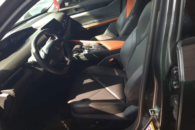 Used Changan UNI-V 2022 1.5T Prestige Version