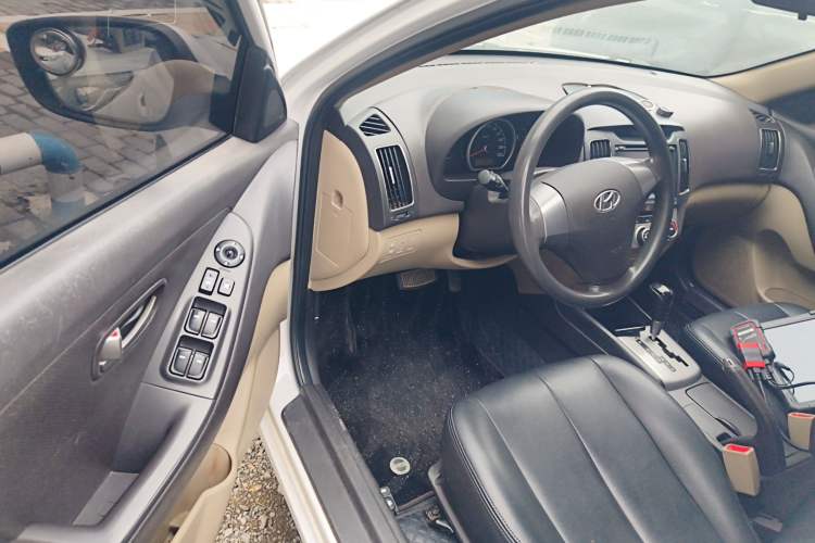 Used Hyundai Celesta 2015 1.6L Automatic Comfort Model
