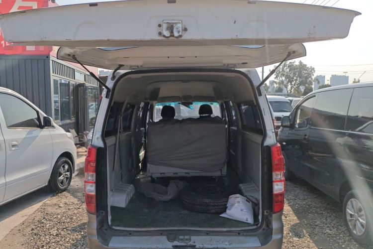 Used SRM New Haishi X30L 2024 1.5L CNG Super Enjoyment Version Passenger Van 6/7 Seats SWCC15M
