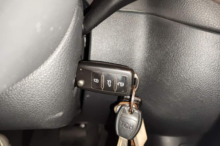 Used Volkswagen Tiguan 2016 280TSI Automatic Two-Wheel Drive Silk Road Comfort Edition Vehicle Key