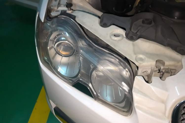 Used Jaguar XF 2009 XF 3.0L V6 Luxury Edition Right Front Headlight