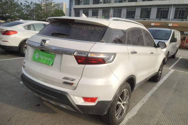 Used JMC Yusheng S330 2016 1.5L GTDi Automatic Two-Wheel Drive Prestige Edition