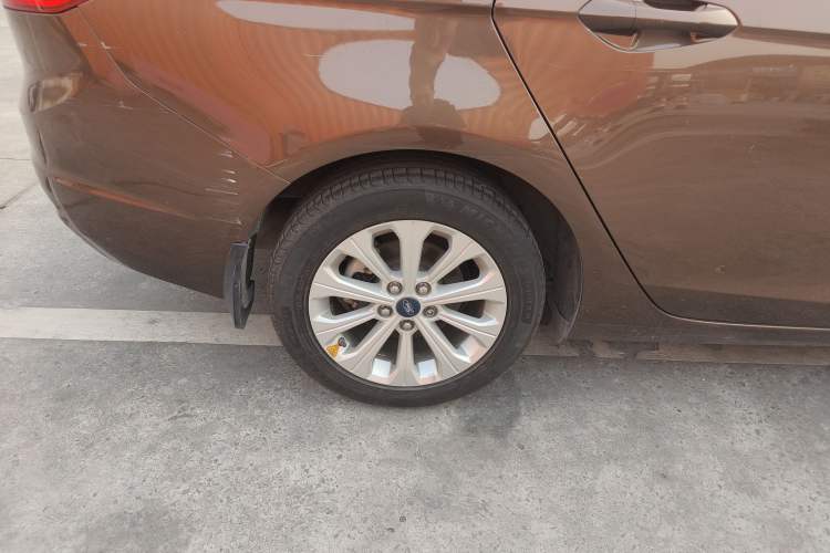 Used Ford Escort 2015 1.5L Automatic Fashion Model