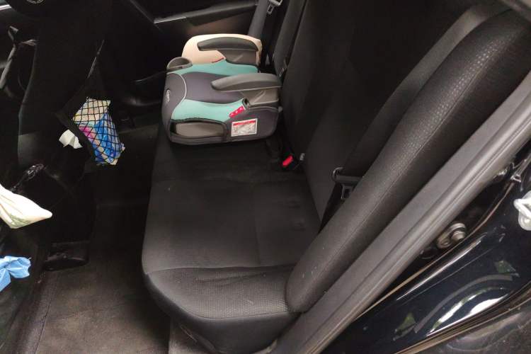 Used Toyota Levin 2017 Revised Dual-Engine 1.8H GS E-CVT Elite Sunroof Version China V Standard Left Rear Seat