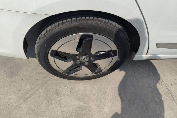 Used Dongfeng Aeolus E70 2021 Revised Version 360H Battery-Swap Edition
