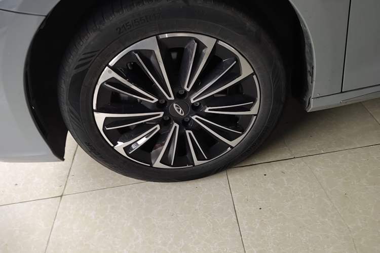 Used Chery Fengyun A8 2024 127 Chasing the Wind Edition Left Front Wheel Hub