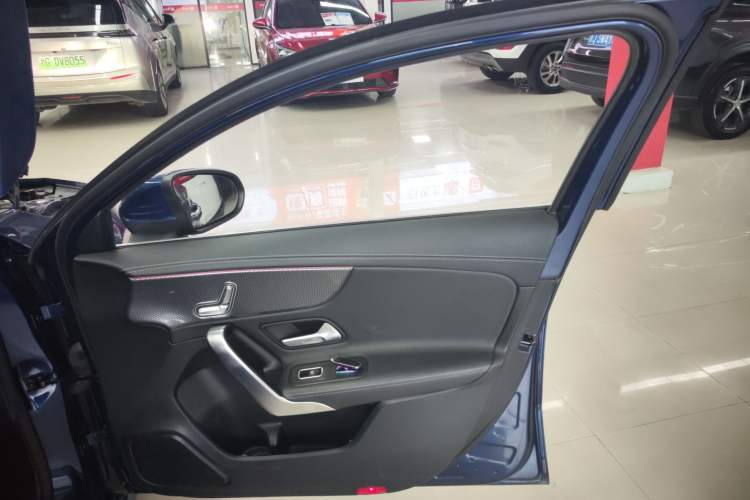 Used Mercedes-Benz A-Class 2021 A 200 L Sport Sedan Fashion Model
