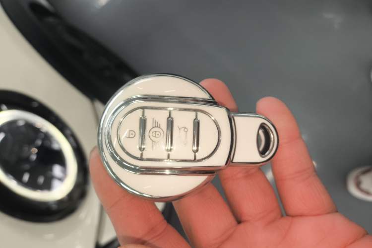 Used MINI MINI 2023 1.5T COOPER Artist