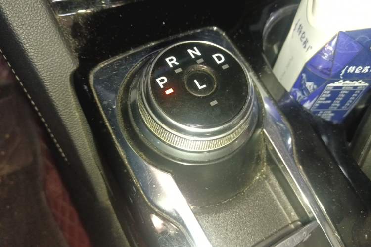 Used Ford Escape 2020 EcoBoost 245 Two-Wheel Drive Smart & Enjoyment Model Gear Lever