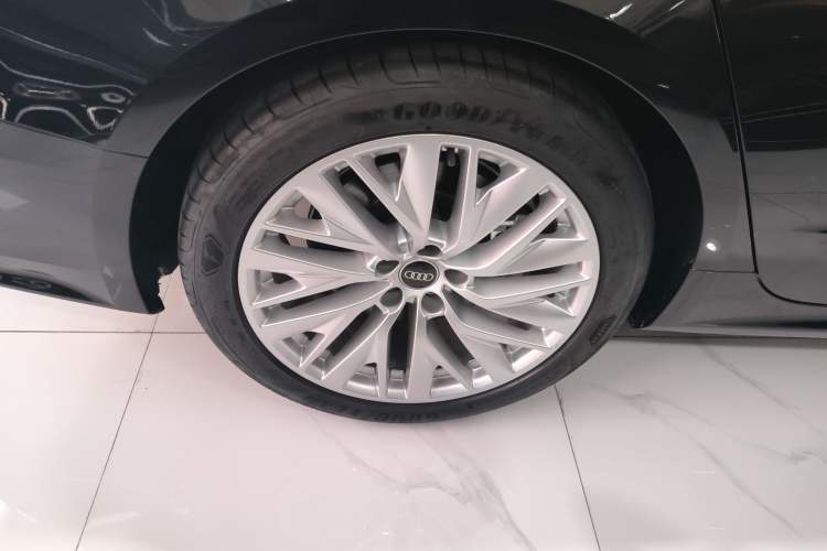 Used Audi A7L 2024 45TFSI S-line Dream-Building Edition Flow Crystal Package