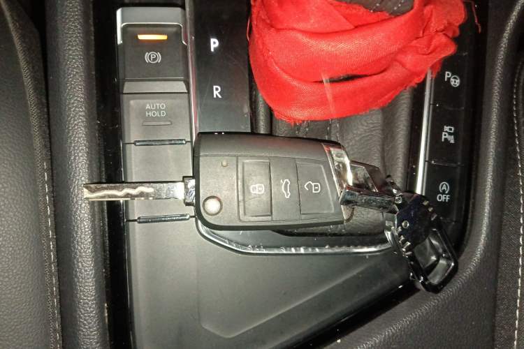 Used Volkswagen Tiguan L 2022 330TSI Automatic Two-Wheel Drive R-Line Enhanced Edition