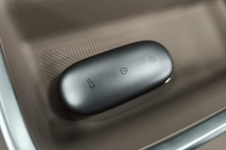 Used Li Auto L8 2025 Pro Smart Refresh Edition
