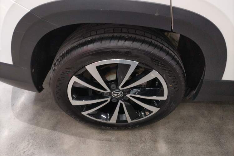 Used Volkswagen Tharu 2021 280TSI Two-Wheel-Drive Luxury Edition Right Rear Wheel Hub