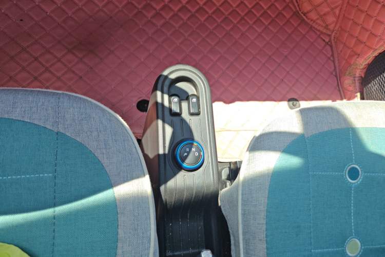 Used Wuling Hongguang MINIEV 2020 Enjoy Edition Lithium-Ion Battery Gear Lever