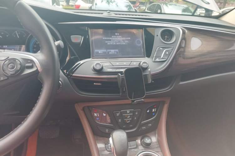 Used Buick Envision 2017 20T Two-Wheel Drive Luxury Model
