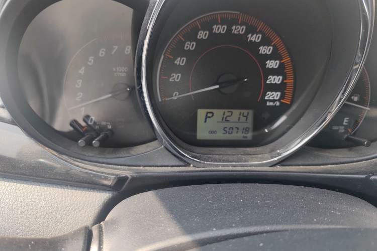 Used Toyota YARiS L Zhi Xuan 2020 X-Trail X 1.5L CVT Luxury Edition Odometer Close Up