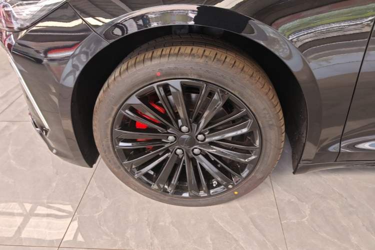 Used Geely Auto Preface 2024 Zhiqing 1.5TD Galaxy Edition Left Front Wheel Hub