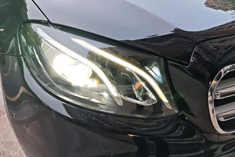 Used Mercedes-Benz E-Class 2018 Facelift E 200 L Sport Edition
