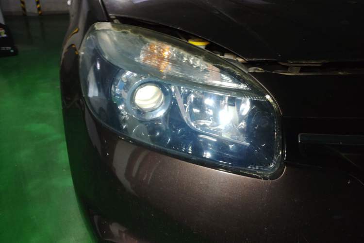 Used Renault Koleos 2014 2.0L Two-Wheel Drive Smart Edition Right Front Headlight
