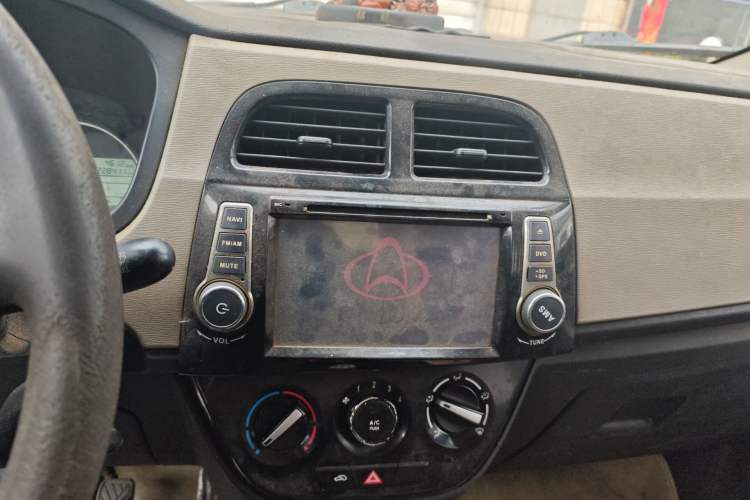 Used CHANGAN OSHAN Olisway 2013 1.2L Manual Elite Model Audio And AC Panel
