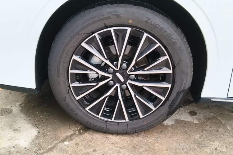 Used Geely Auto Emgrand 2026 Model 5th Generation 1.5L CVT Prestige Edition
