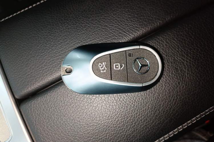 Used Mercedes-Benz C-Class 2025 C 260 L Obsidian Night Sport Edition Vehicle Key